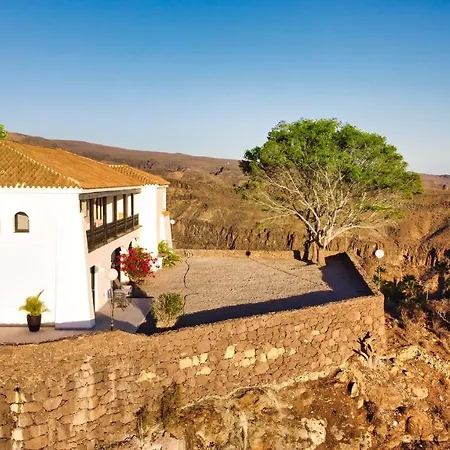 Essence Of Monteleon * San Bartolome de Tirajana (Gran Canaria)